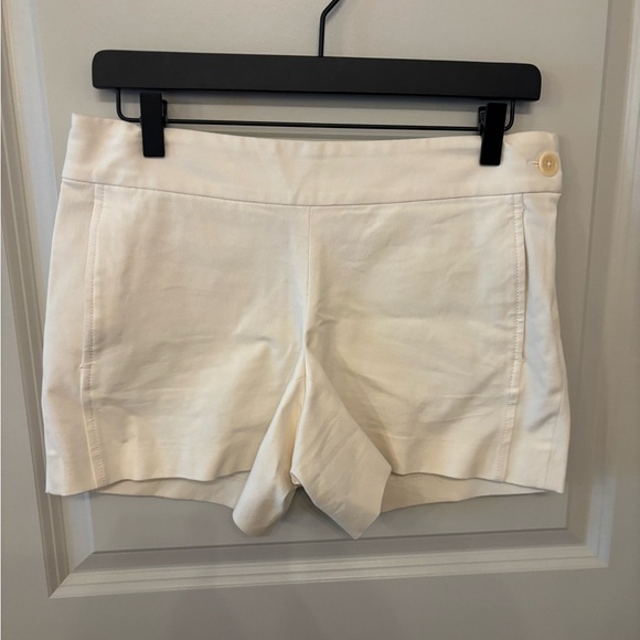 Lilly Pulitzer white trouser pull on shorts with zipper size 4 - Picture 2 of 13